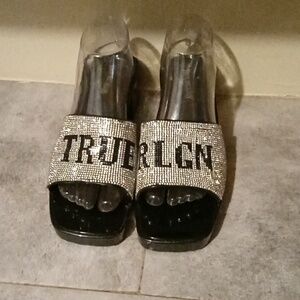 TRUE RELIGIÓN size 39 women